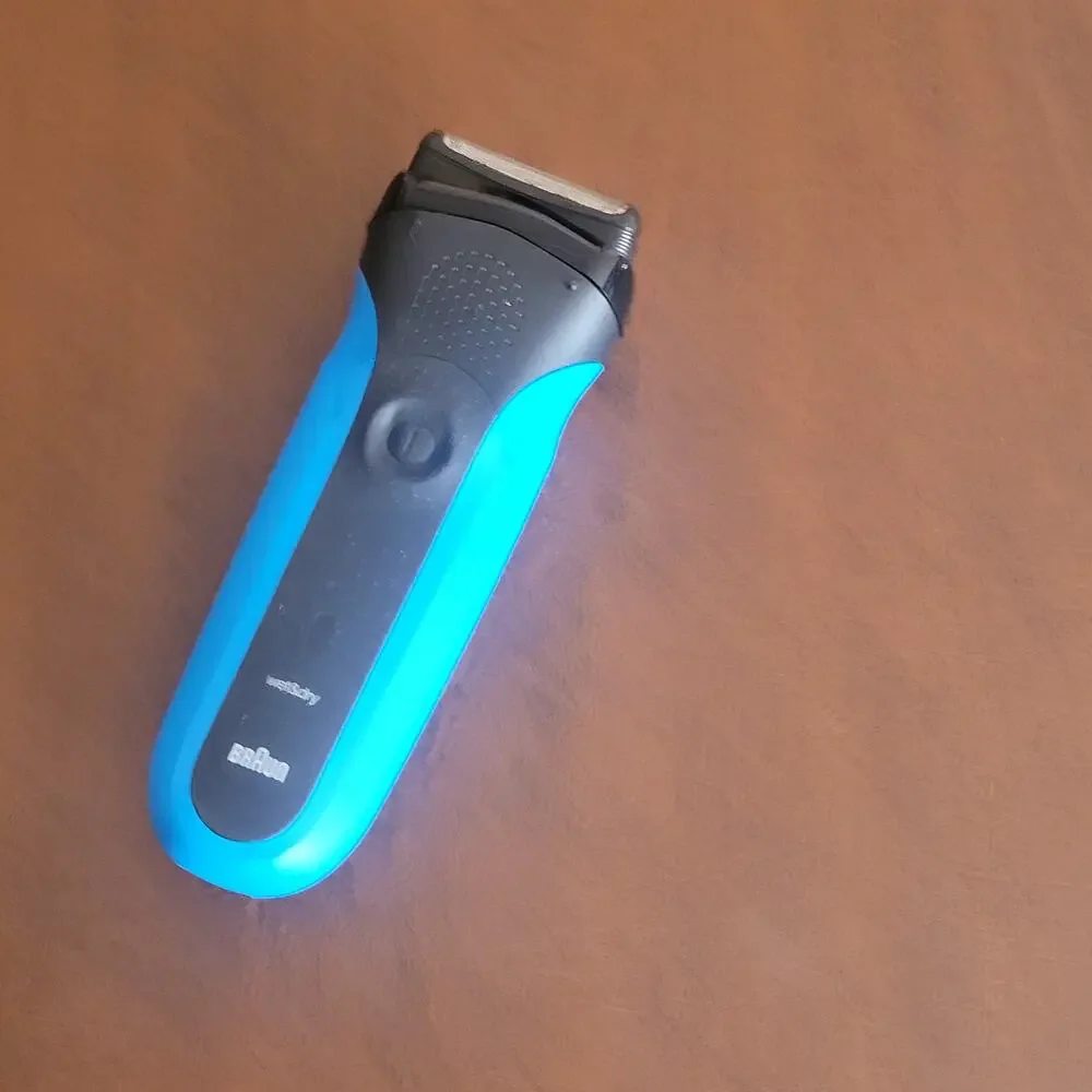 Braun 5409 Wet Dry Rechargeable Electric Razor Blue Black with Charger